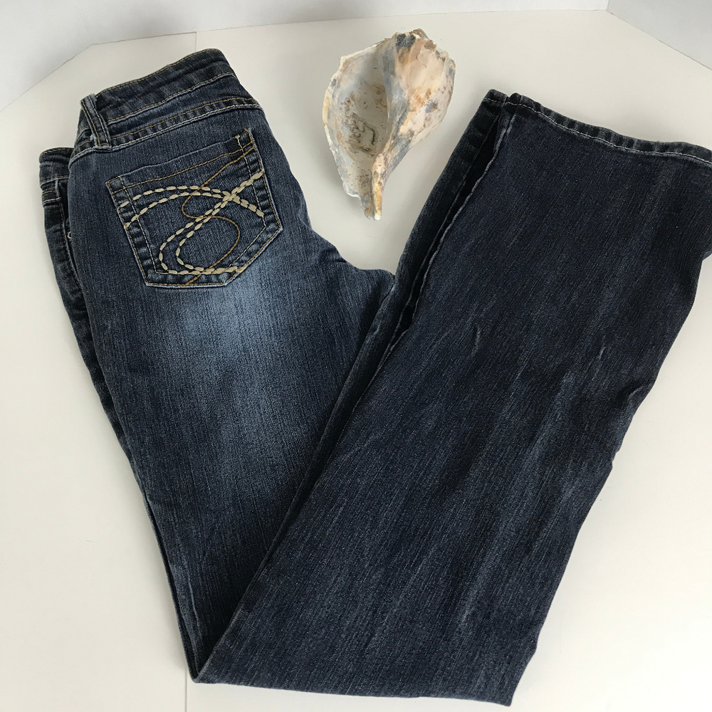 🌴 EARL Sz 3 Flare leg Jeans